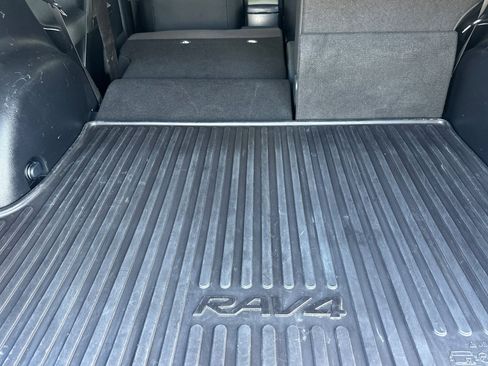 Used 2018 Toyota RAV4 LE w/ All Weather Liner Package FWD image 14