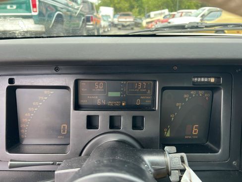 Used 1988 Chevrolet Corvette Coupe RWD image 14