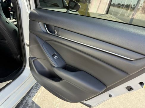 Used 2018 Honda Accord Sport image 20