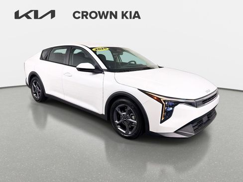 Certified 2025 Kia K4 FWD image 3