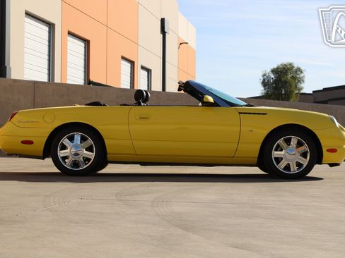 Used 2004 Ford Thunderbird RWD image 30