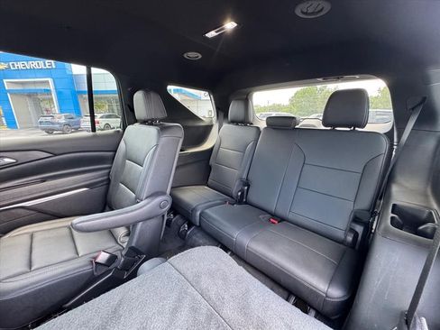 Used 2025 Chevrolet Traverse LT w/ Driver Confidence Package FWD image 13