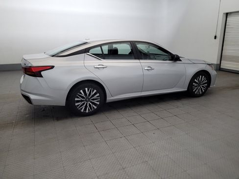 Used 2024 Nissan Altima 2.5 SV FWD image 10