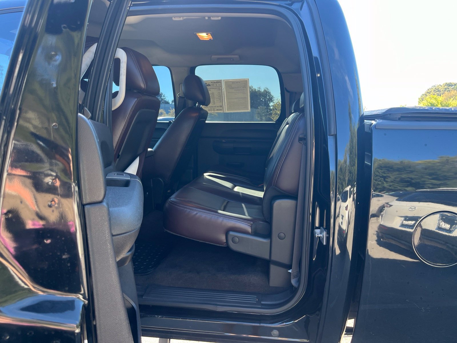 Used 2010 Chevrolet Silverado 2500 LT w/ Interior Plus Package AWD/4WD image 25