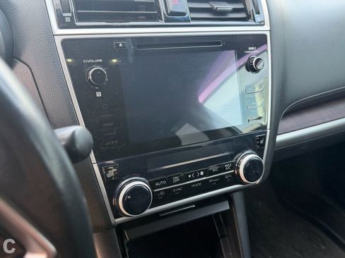 Used 2018 Subaru Outback 2.5i Limited AWD/4WD image 9