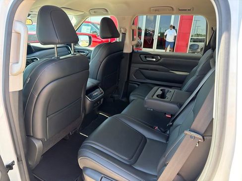 Used 2026 Nissan Armada SV AWD/4WD image 16