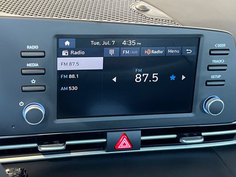 Used 2026 Hyundai Elantra Hybrid FWD image 23