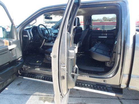 Used 2016 Ford F150 Lariat image 15