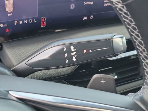 Used 2025 Buick Enclave Sport Touring w/ Power Package image 28