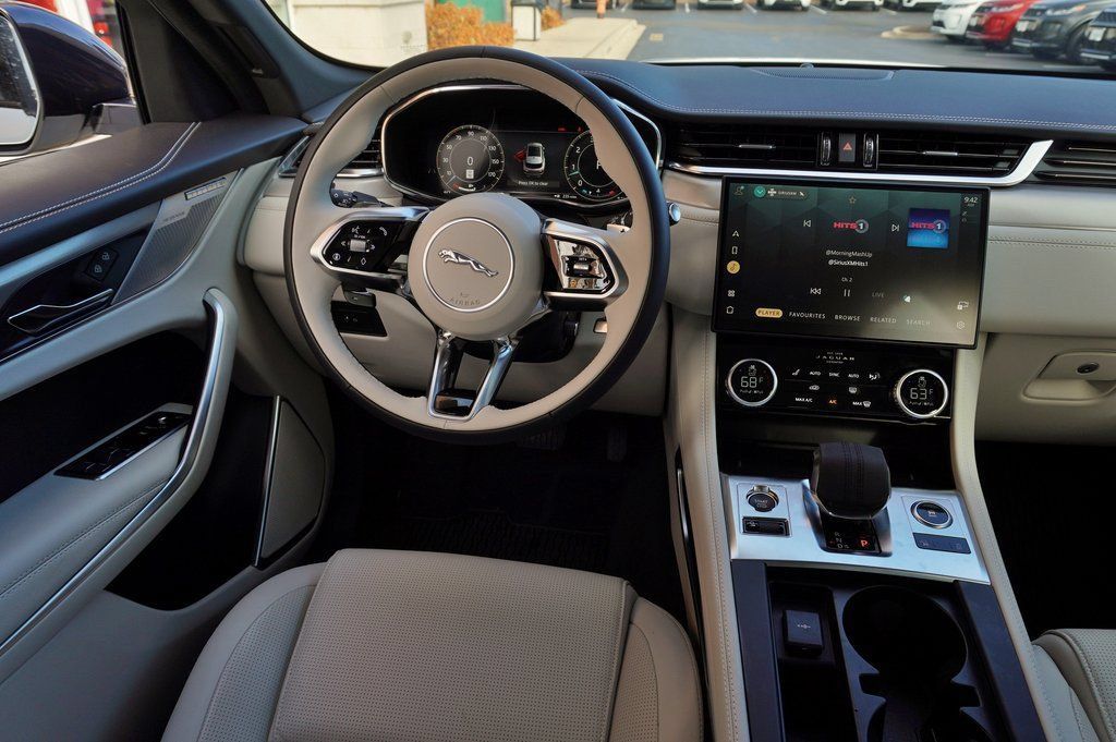 Used 2025 Jaguar F-PACE R-Dynamic S AWD/4WD image 14