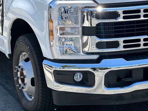 New 2025 Ford F350 XL w/ XL Chrome Package RWD image 11