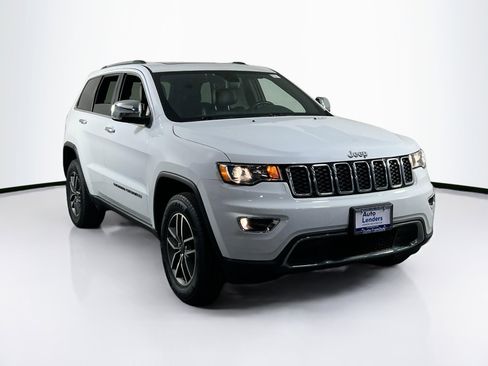 Used 2022 Jeep Grand Cherokee Limited image 3