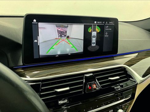 Used 2023 BMW 530i w/ Premium Package image 30