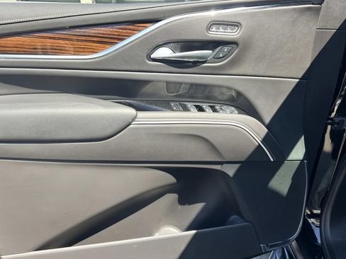 Certified 2024 Cadillac Escalade Premium Luxury AWD/4WD image 15
