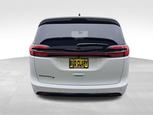 New 2026 Chrysler Pacifica Select w/ S Appearance Package FWD image 4