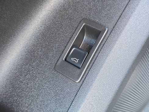 Certified 2025 Audi Q5 Premium Plus w/ Premium Plus AWD/4WD image 38