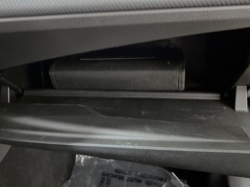 Used 2025 Toyota Camry SE w/ Convenience Package image 35