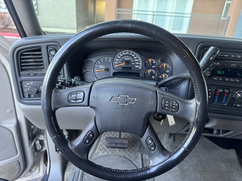 Used 2005 Chevrolet Tahoe LS w/ Skid Plate Package, Off Road image 19