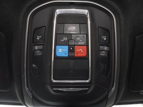 Used 2022 Jeep Grand Cherokee L Laredo image 24