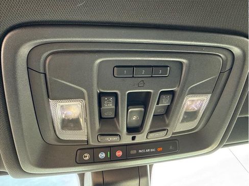 Used 2019 Chevrolet Silverado 1500 High Country w/ Technology Package AWD/4WD image 29