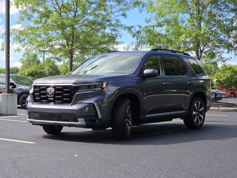 Certified 2024 Honda Pilot Touring image 21