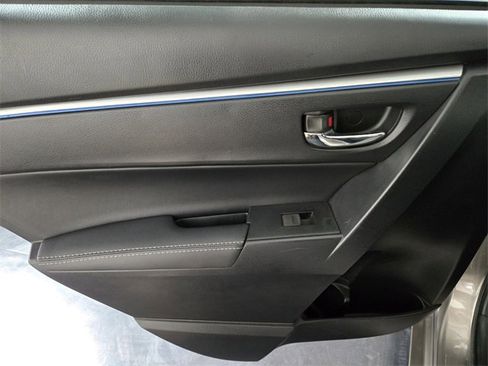 Used 2015 Toyota Corolla LE image 18