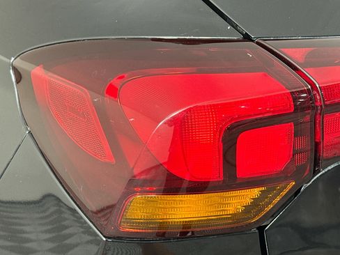 Used 2022 Buick Encore GX Preferred w/ Cold Weather Comfort Package image 35