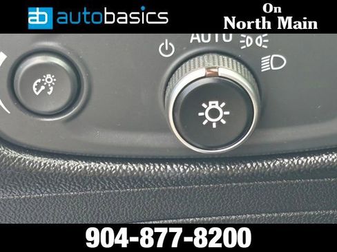 Used 2018 Chevrolet Malibu LT FWD image 24