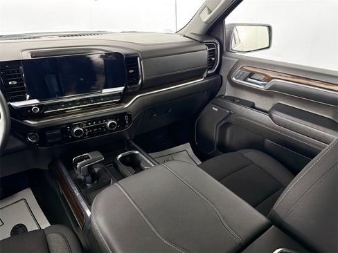 Used 2024 GMC Sierra 1500 Elevation w/ Preferred Package image 22