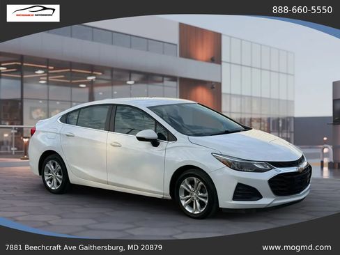 Used 2019 Chevrolet Cruze LT w/ Convenience Package image 5