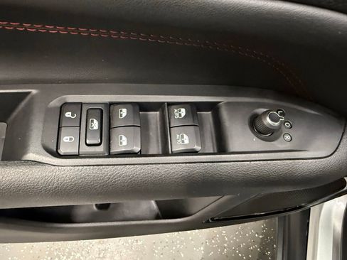 Used 2025 Jeep Compass Trailhawk AWD/4WD image 10