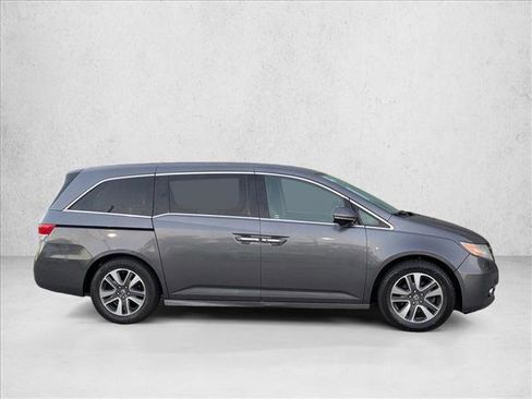 Used 2016 Honda Odyssey Touring Elite image 4
