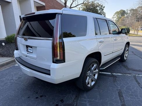 Used 2018 Cadillac Escalade Luxury image 6