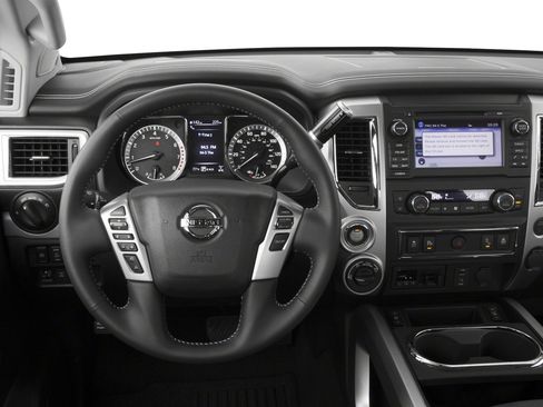 Used 2017 Nissan Titan PRO-4X AWD/4WD image 47