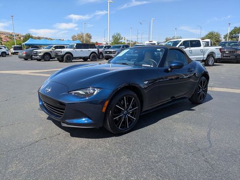 Used 2025 MAZDA MX-5 Miata Grand Touring RWD image 7