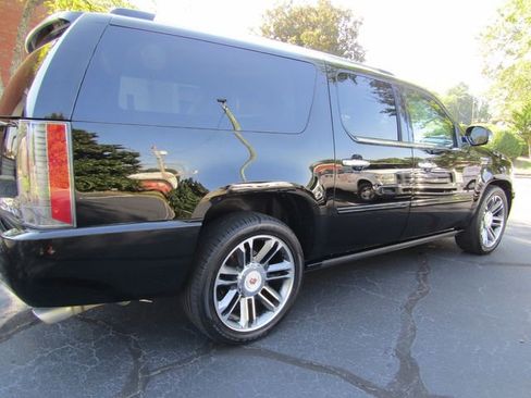 Used 2013 Cadillac Escalade ESV Premium image 6