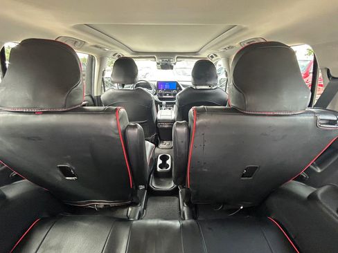 Used 2025 Toyota Highlander Platinum AWD/4WD image 17