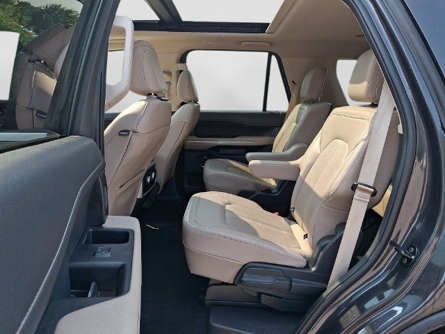 Used 2024 Ford Expedition Limited RWD image 12