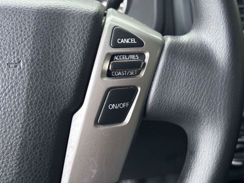Used 2022 Nissan Titan S image 23