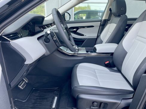 Certified 2025 Land Rover Range Rover Evoque Dynamic SE AWD/4WD image 15