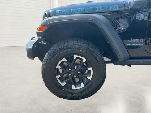 Used 2024 Jeep Wrangler Unlimited Rubicon 4xe image 23