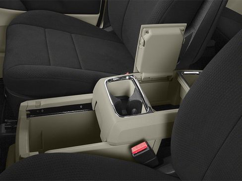 Used 2014 Dodge Grand Caravan SXT FWD image 19