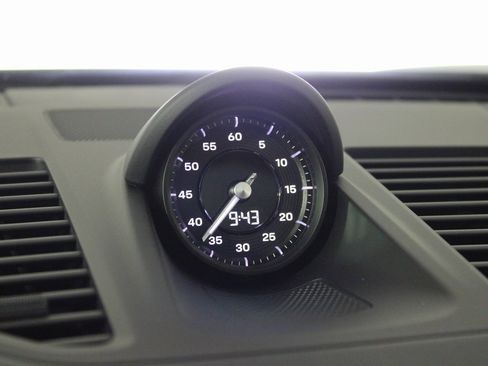 Used 2025 Porsche 911 Carrera 4 GTS image 27