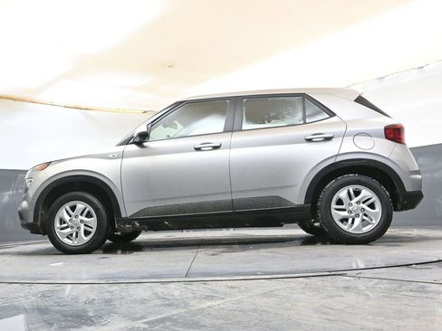 Certified 2023 Hyundai Venue SE image 38