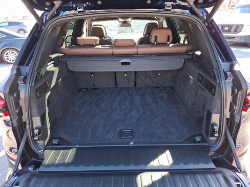 Used 2025 BMW X5 M60i w/ Executive Package image 31