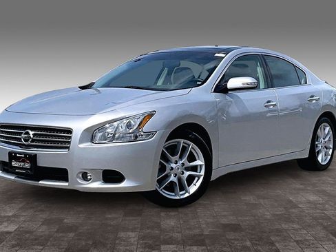Used 2010 Nissan Maxima 3.5 SV w/ Premium Pkg FWD image 2