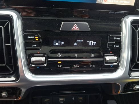 Used 2023 Kia Sorento SX AWD/4WD image 18