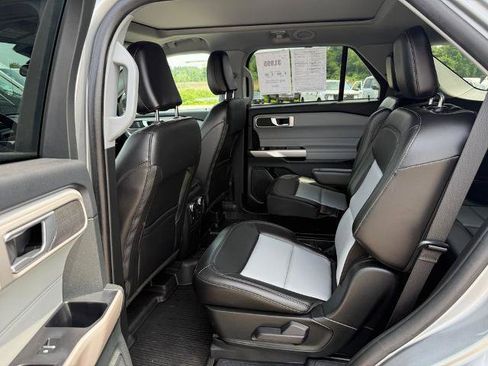 Certified 2023 Ford Explorer XLT w/ Equipment Group 202A AWD/4WD image 5