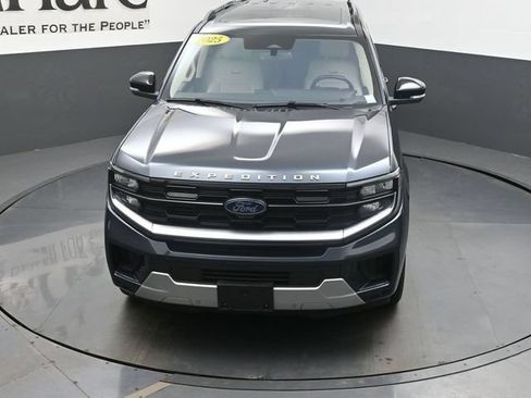 Used 2025 Ford Expedition Max Platinum w/ Driver's Package AWD/4WD image 60