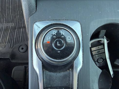 Used 2022 Ford Escape SEL FWD image 8